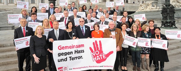 header-foto-gemeinsam-vor-parlament