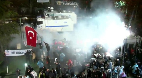 Zaman-Protest-Türkei-600x330
